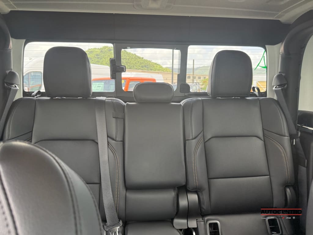 2025 Jeep Gladiator Sport photo 3