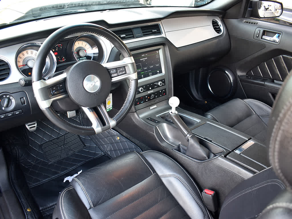 2012 Ford Mustang GT Premium photo 4