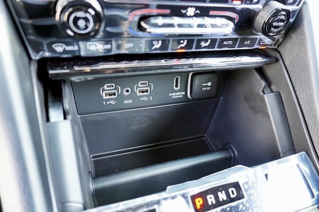 New 2023 Bright White Clear-Coat Exterior Paint Jeep 4xe image 34