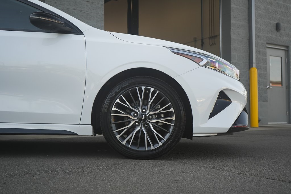 2023 Kia Forte GT-Line photo 8