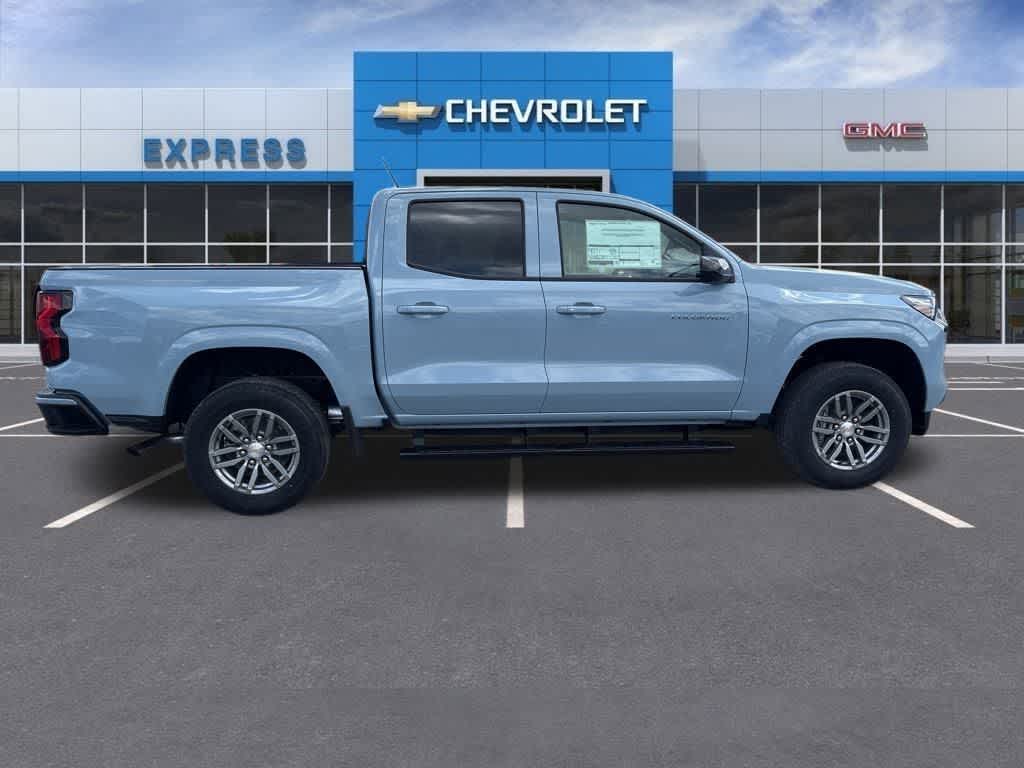 2026 Chevrolet Colorado LT photo 2