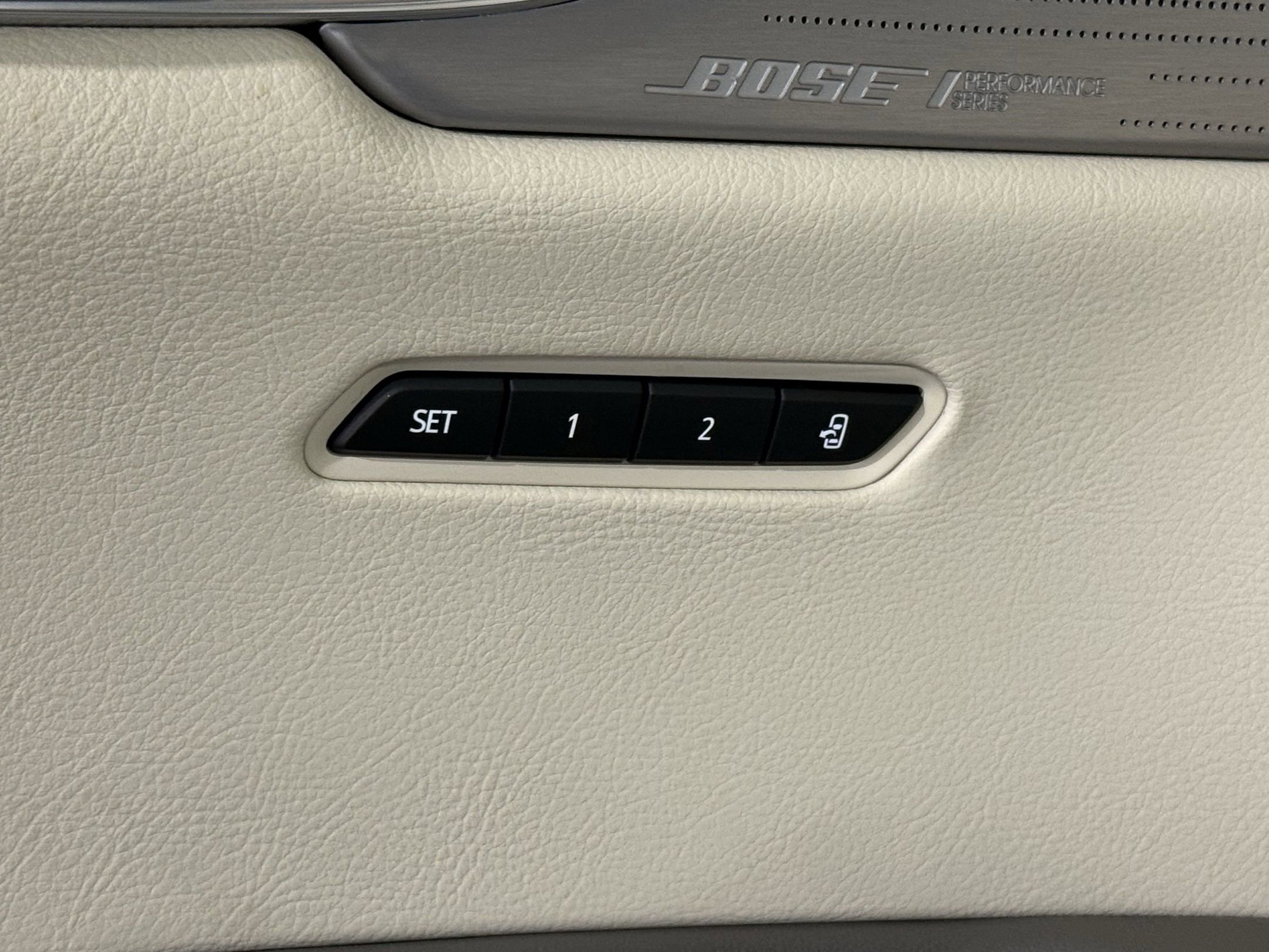 2025 Cadillac XT6 Premium Luxury photo 22