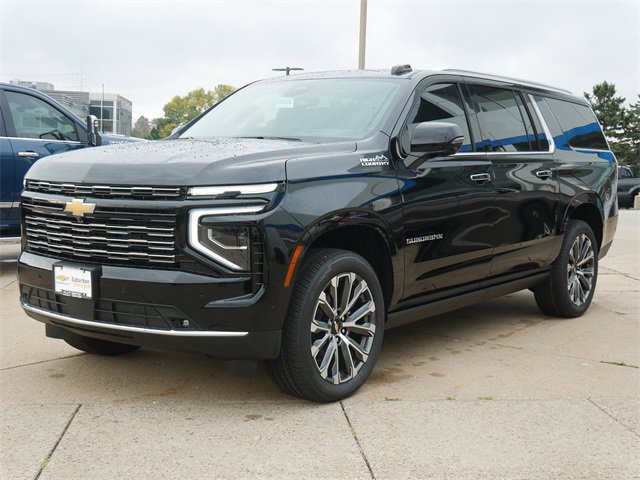 2026 Chevrolet Suburban High Country photo 3