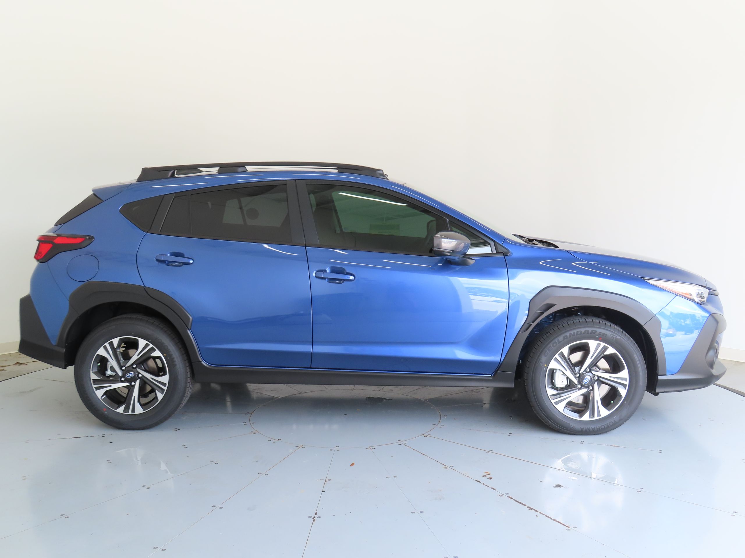 2025 Subaru Crosstrek Premium photo 2