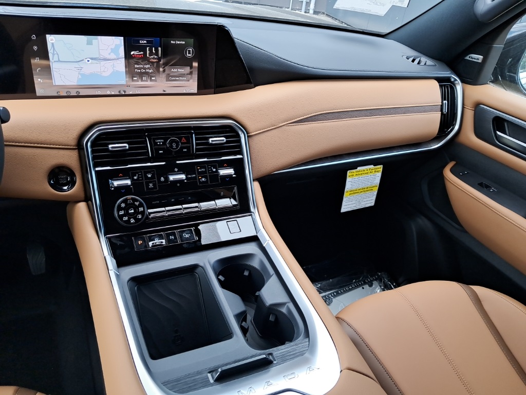 2025 Nissan Armada SL photo 20