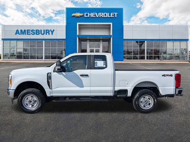 2023 Ford F-350 XL photo 4