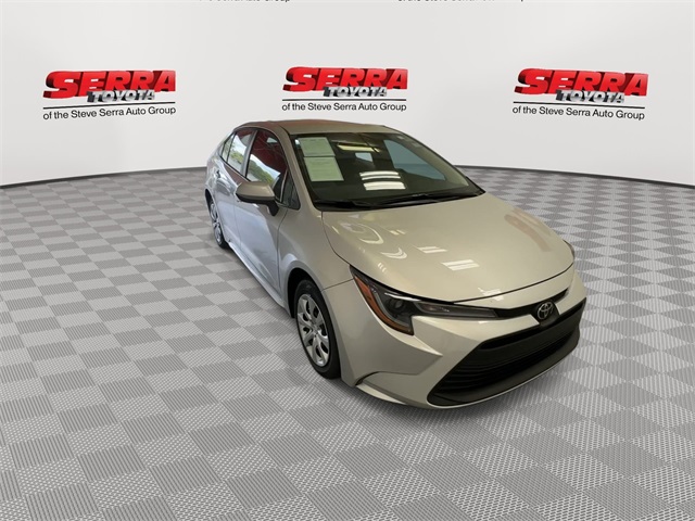 2025 Toyota Corolla LE photo 3