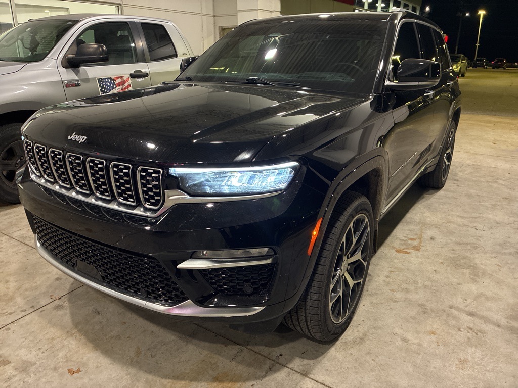 2023 Jeep Grand Cherokee Summit Reserve's photo