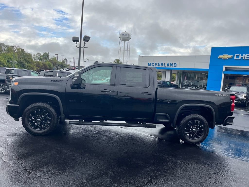 2026 Chevrolet Silverado 2500HD Custom photo 2