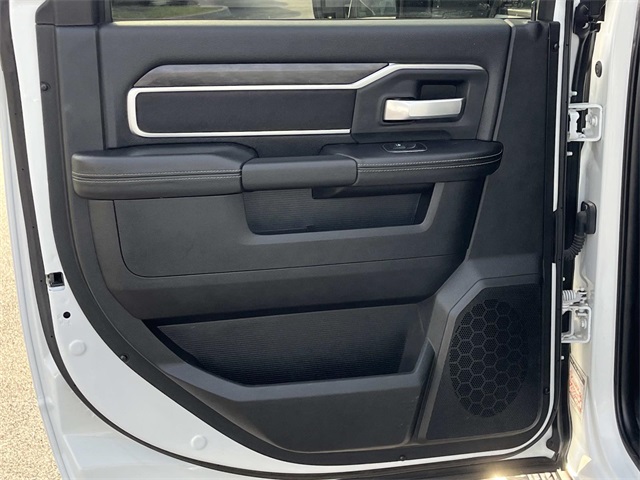 2024 Ram 3500 Big Horn photo 16
