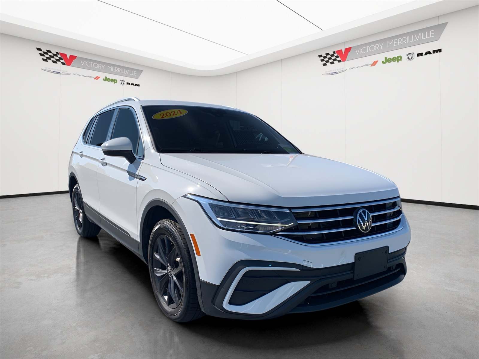2024 Volkswagen Tiguan SE Wolfsburg Edition photo 8