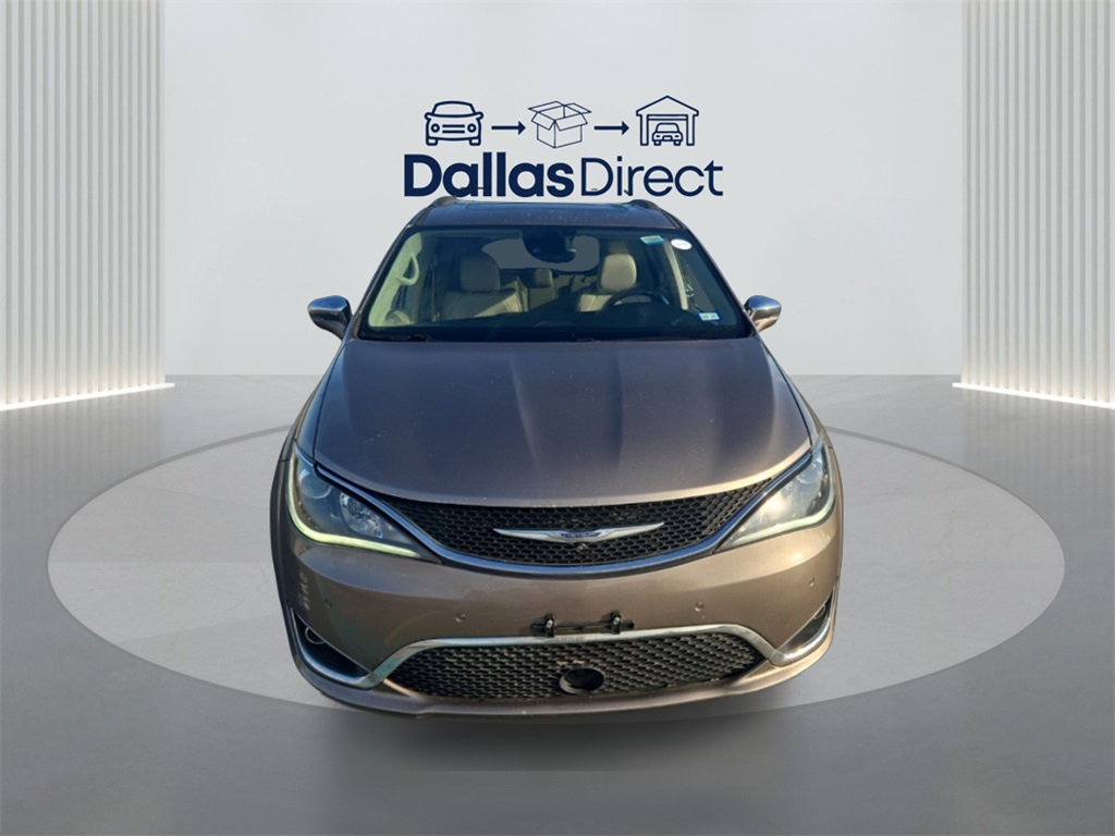 2018 Chrysler Pacifica Limited photo 3