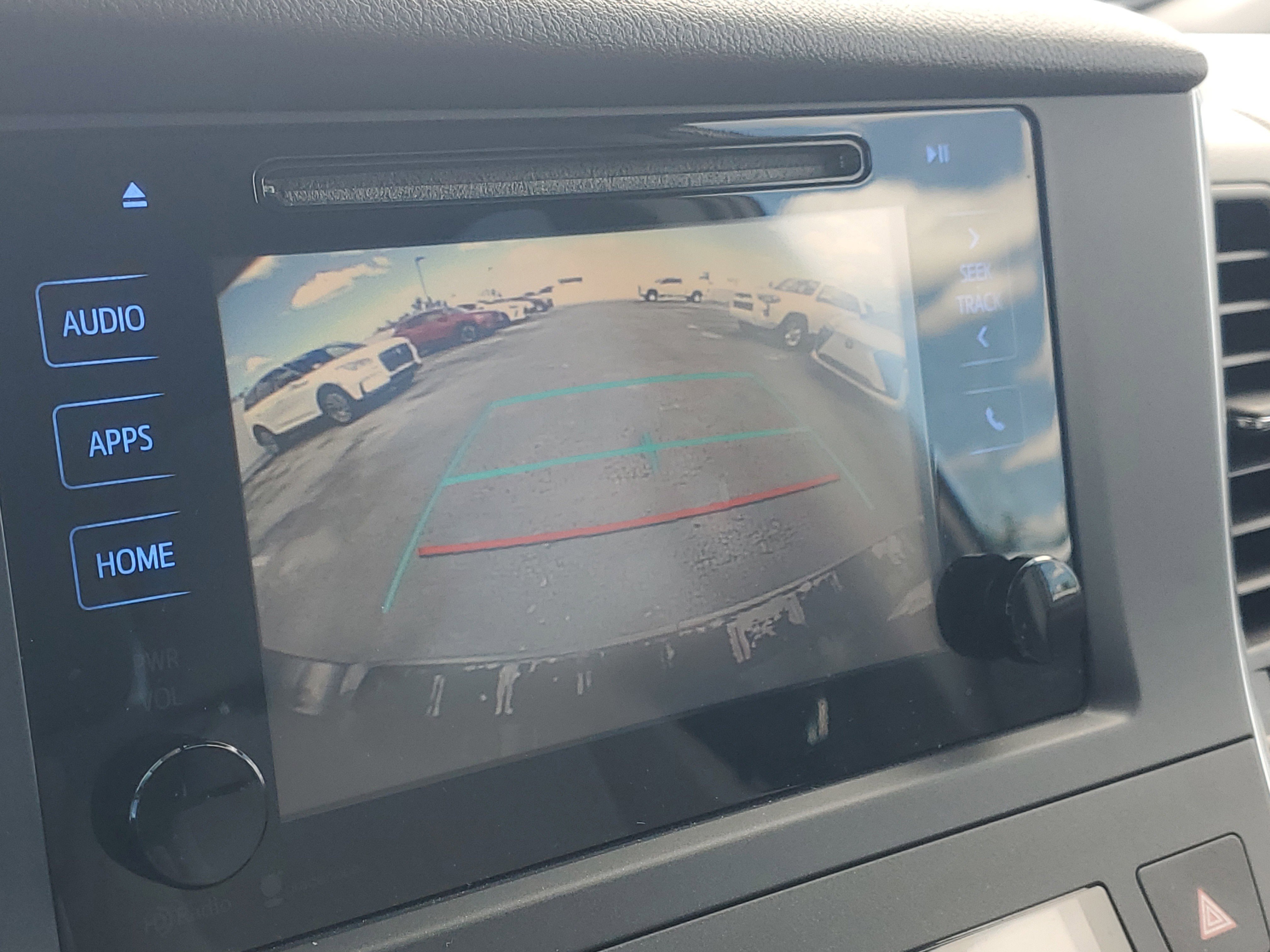 2015 Toyota Sienna LE photo 8
