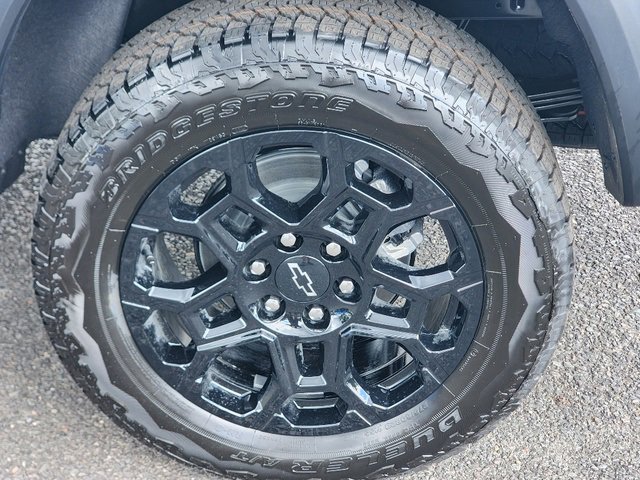 2026 Chevrolet Colorado Trail Boss photo 3