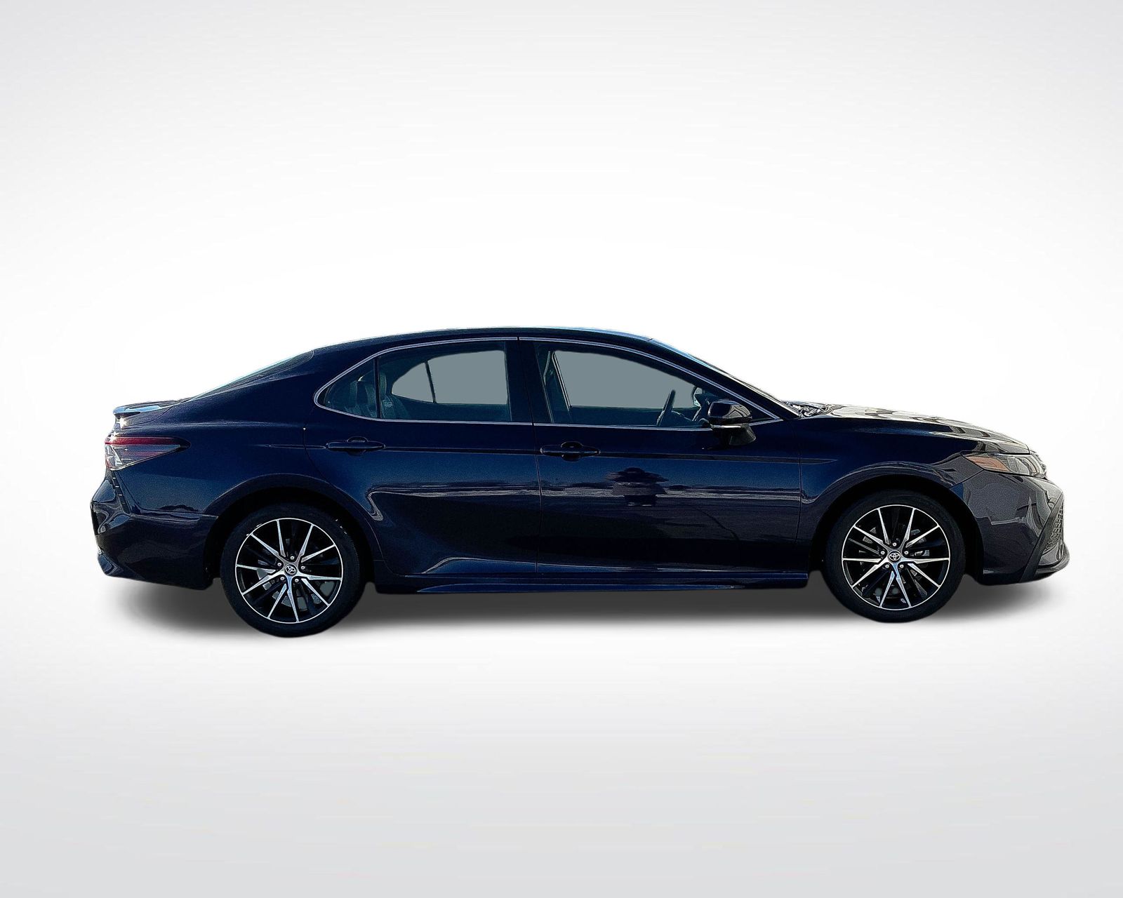 2022 Toyota Camry SE photo 4
