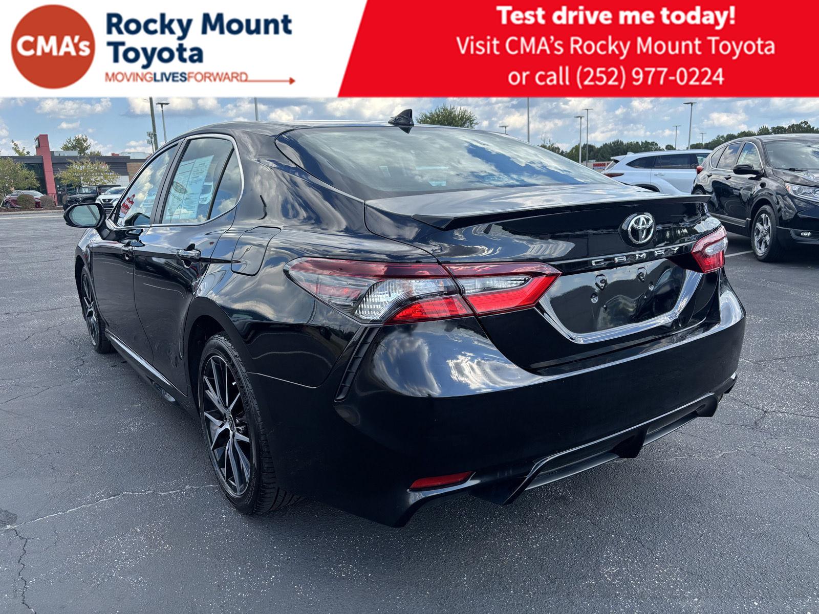 2021 Toyota Camry SE photo 5