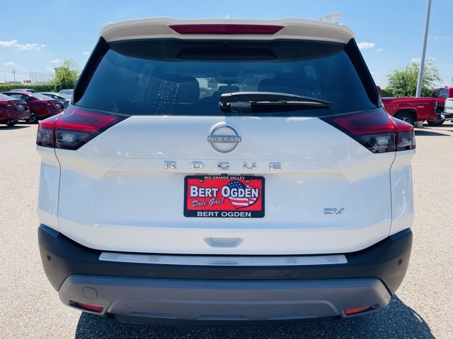 2022 Nissan Rogue SV photo 6