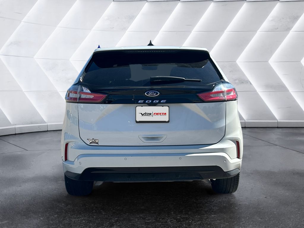 2023 Ford Edge ST photo 4