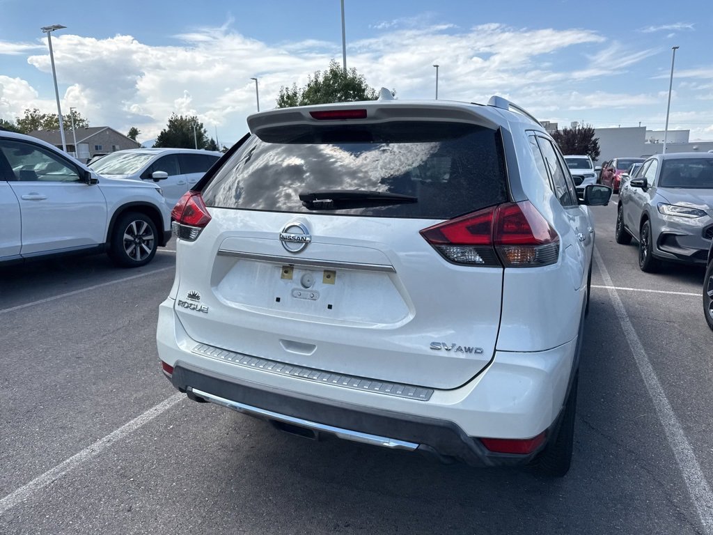 2018 Nissan Rogue SV photo 11