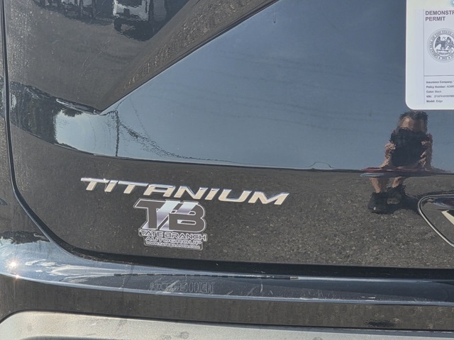 2024 Ford Edge Titanium photo 18