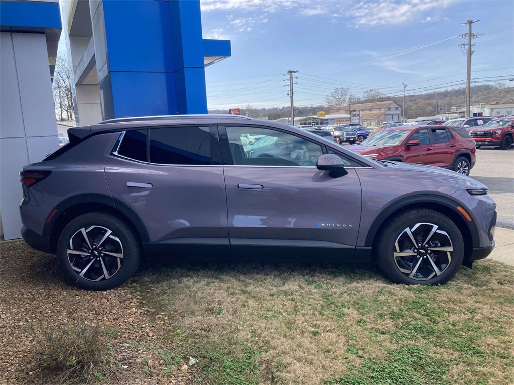 2026 Chevrolet Equinox EV 1LT photo 2