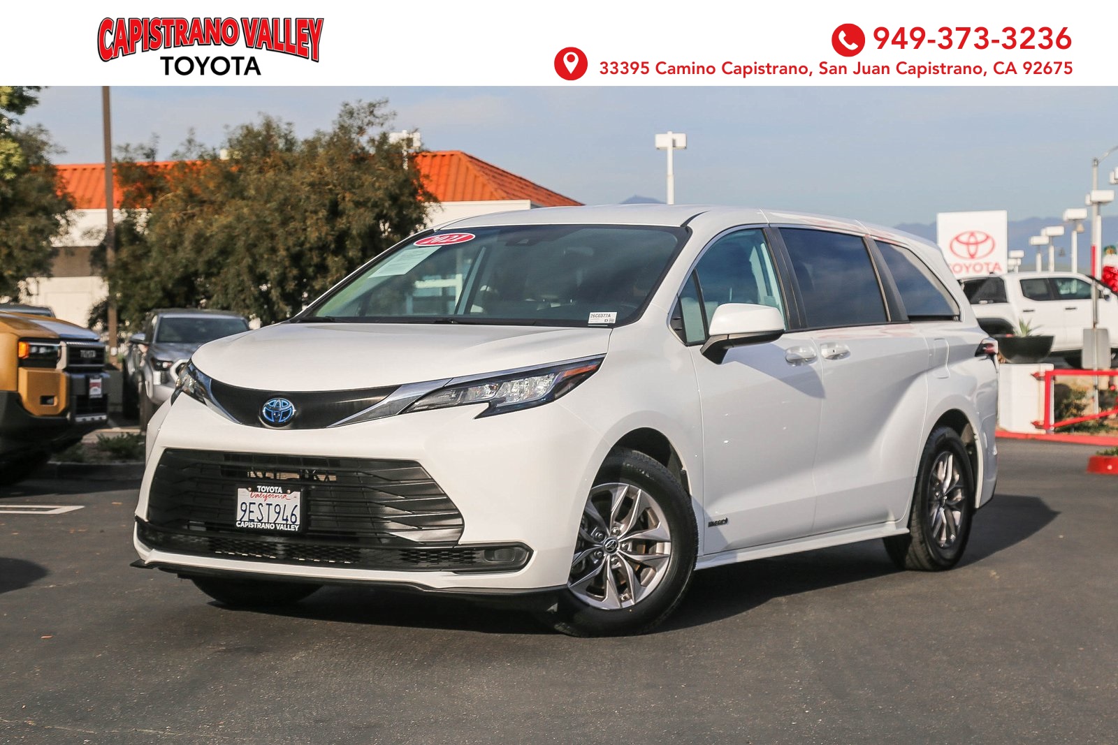 2021 Toyota Sienna LE's photo
