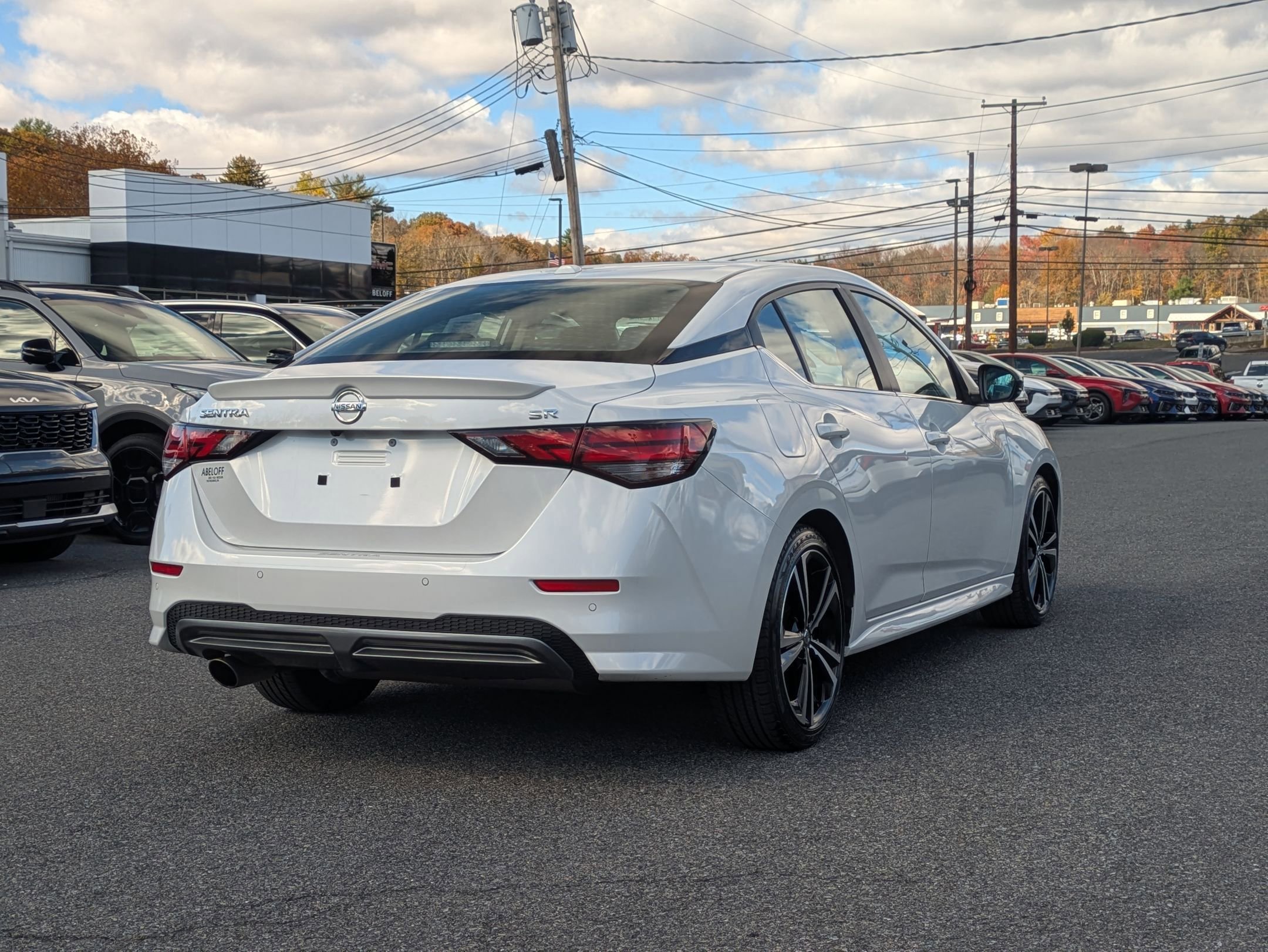 2023 Nissan Sentra SR photo 2