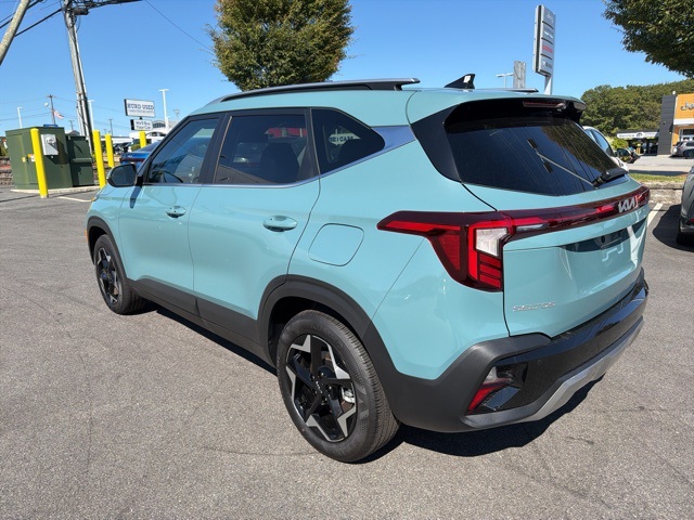 2025 Kia Seltos EX photo 3