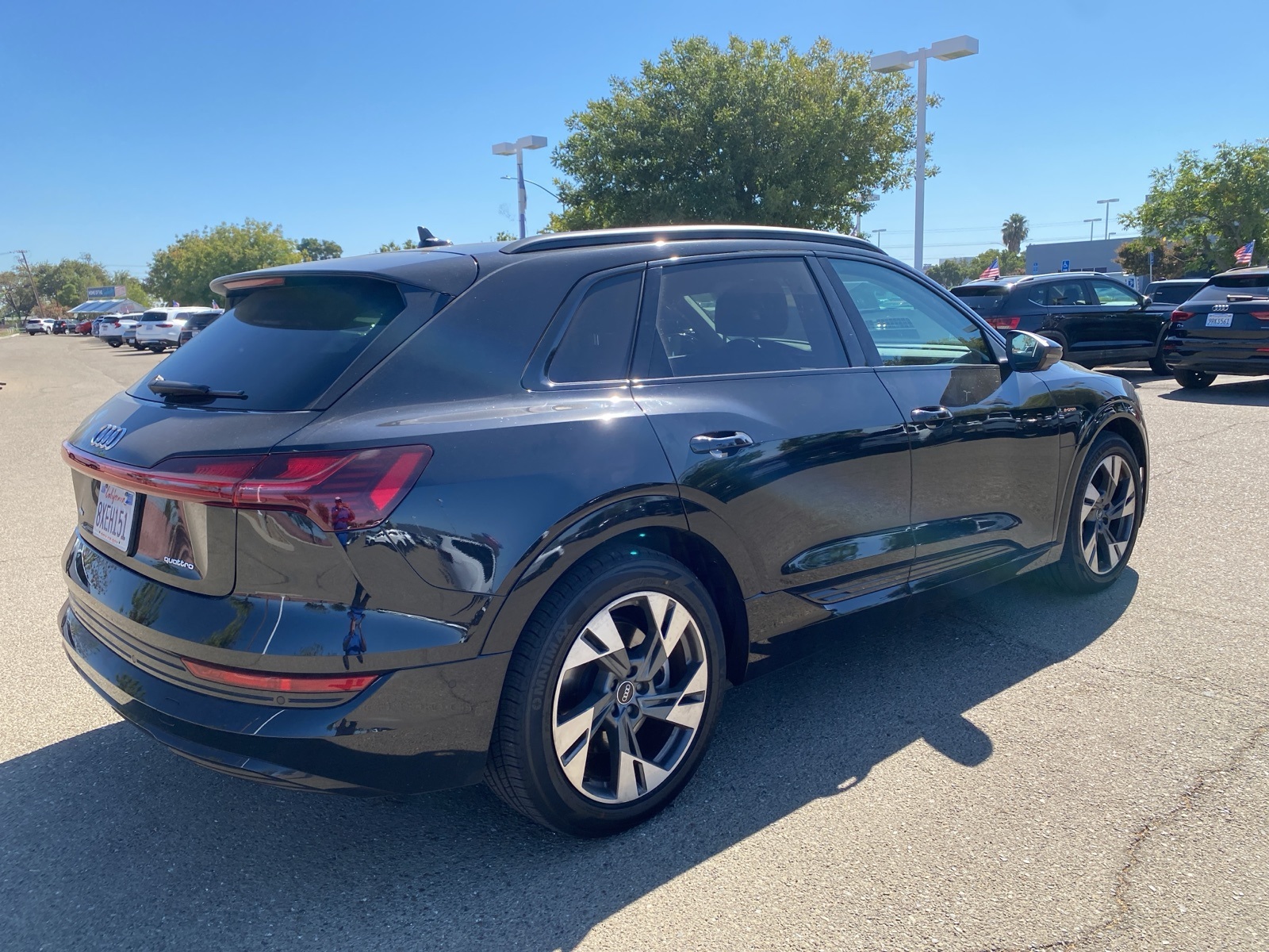 2021 Audi e-tron Premium photo 4
