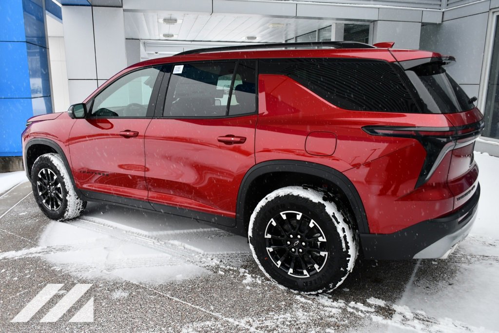 2026 Chevrolet Traverse Z71 photo 3