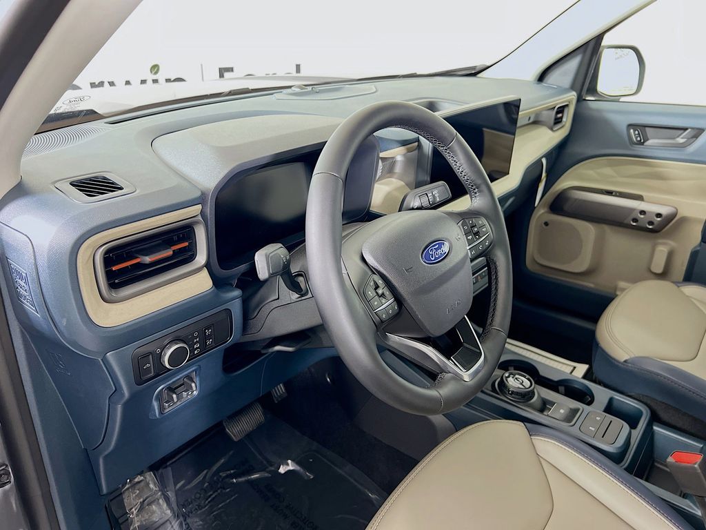 2025 Ford Maverick Lariat photo 3