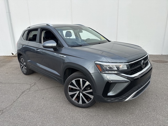 Used 2022 Volkswagen Taos SE with VIN 3VVWX7B2XNM018928 for sale in Kansas City