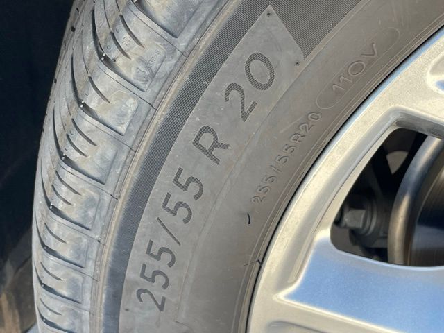 2024 Ford Explorer Limited photo 4