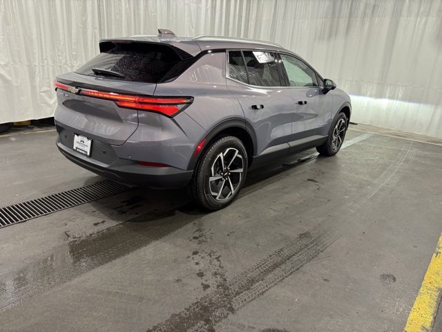 2026 Chevrolet Equinox EV 1LT photo 3