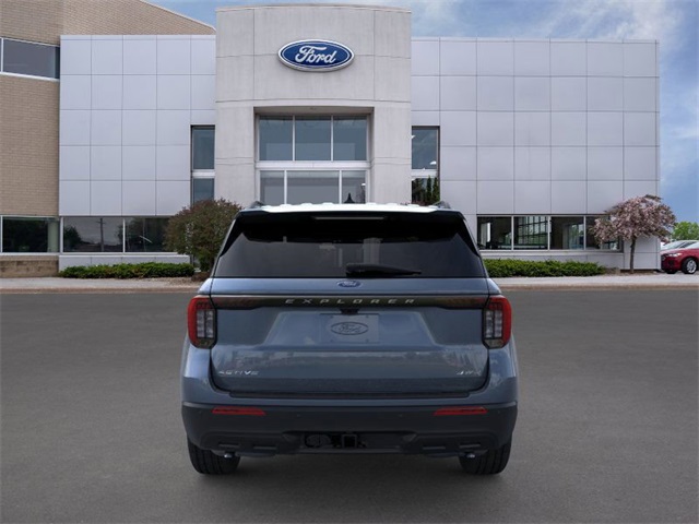 2025 Ford Explorer photo 4