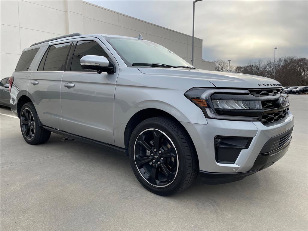 2024 Ford Expedition Limited's photo