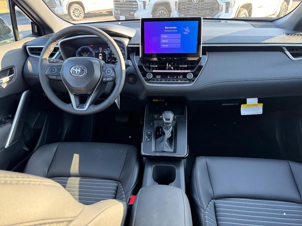 2026 Toyota Corolla Cross XSE photo 6