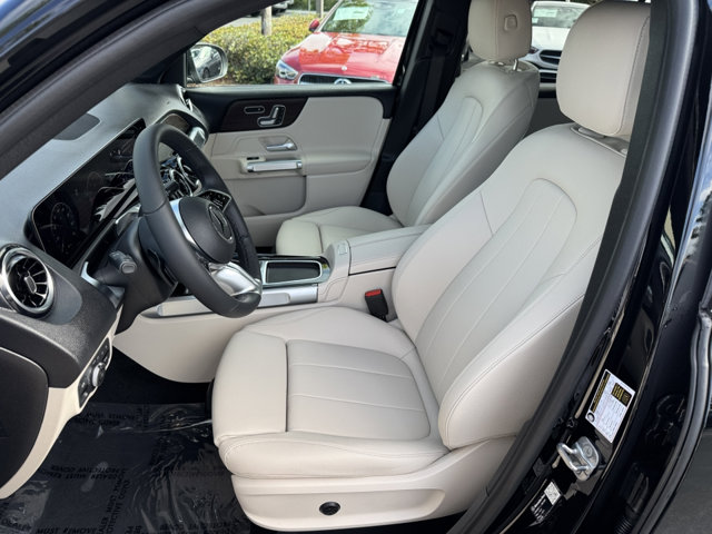 2026 Mercedes Benz GLB 250 photo 2