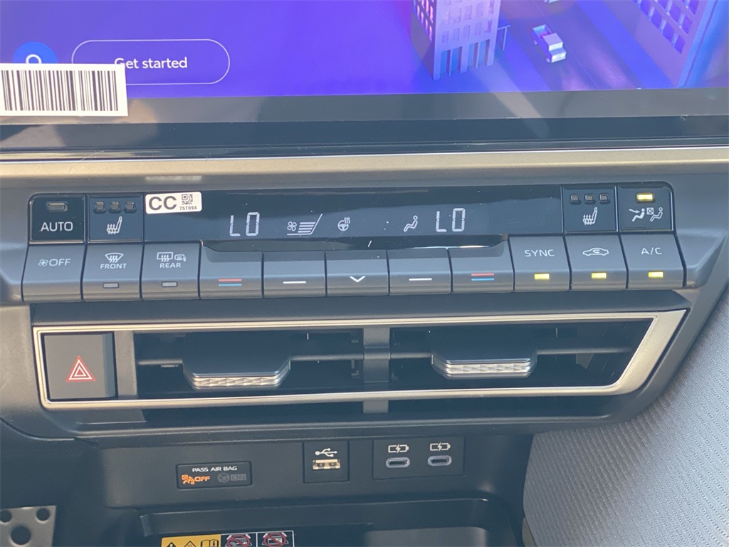 2025 Toyota Camry SE photo 16