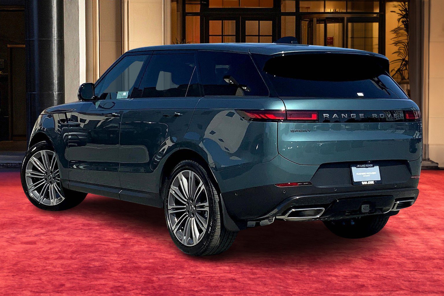2025 Land Rover Range Rover Sport SE photo 3