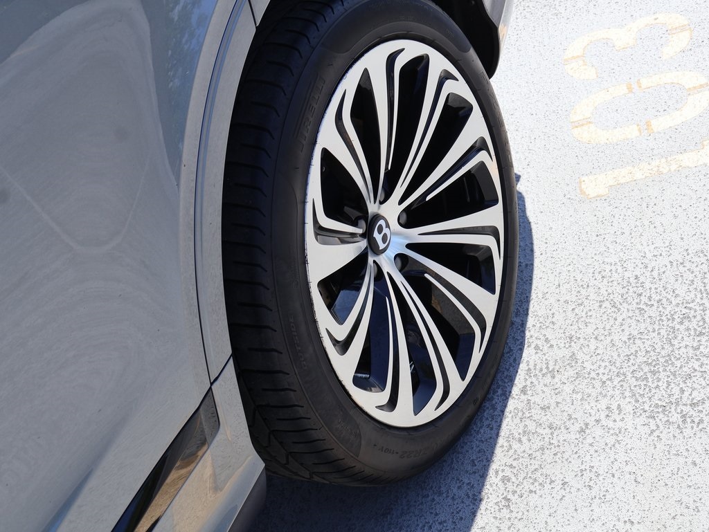 2023 Bentley Bentayga EWB Azure photo 37