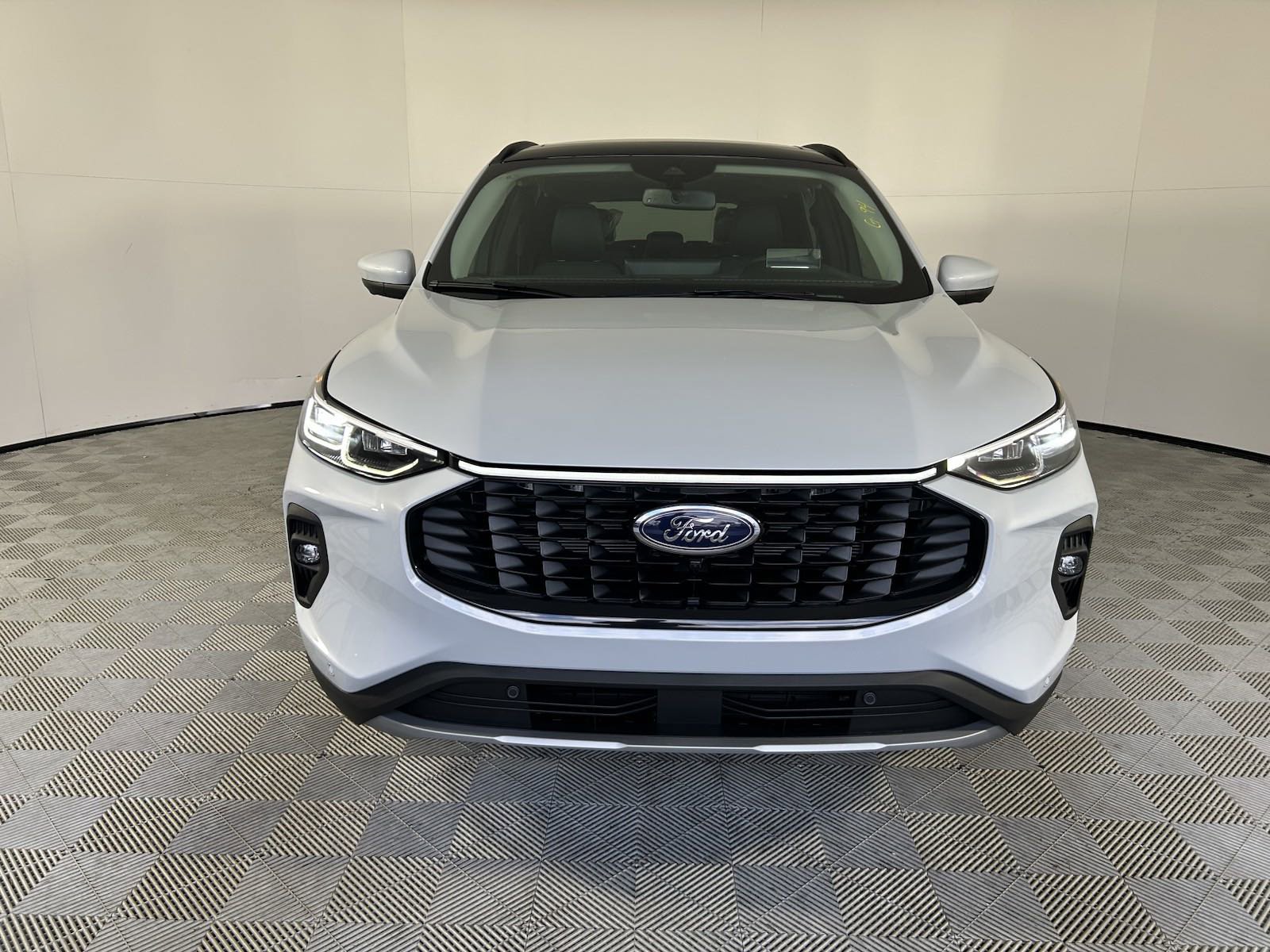2025 Ford Escape photo 3