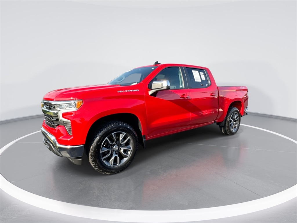 2022 Chevrolet Silverado 1500 LT photo 2