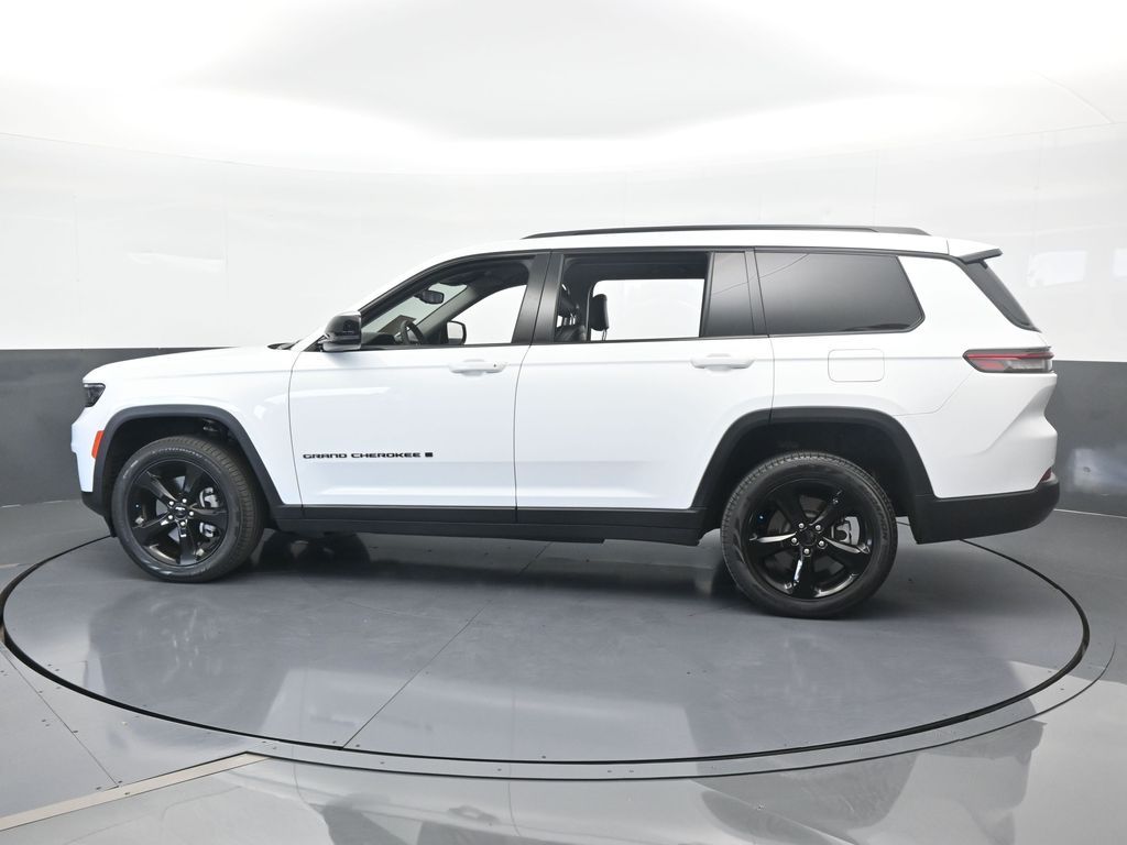 2024 Jeep Grand Cherokee Limited photo 2