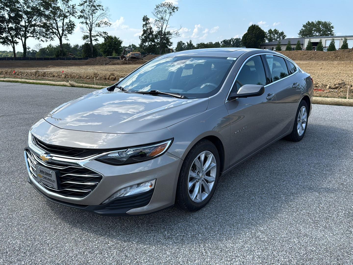 2023 Chevrolet Malibu 1LT photo 2