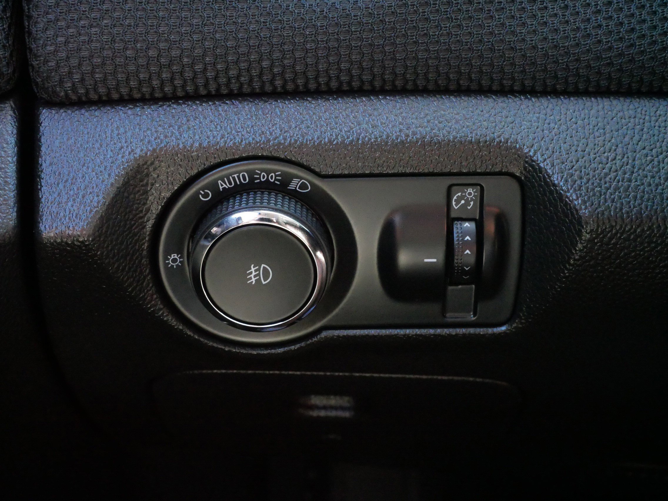2015 Chevrolet Cruze LTZ photo 25