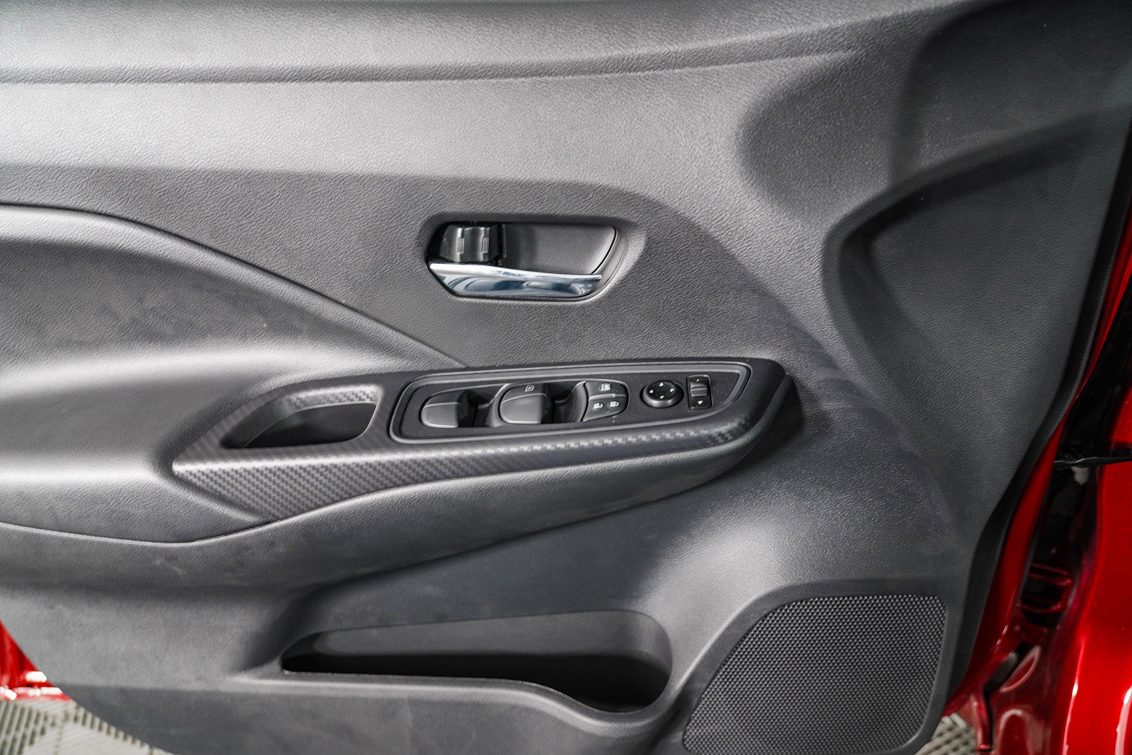 2025 Nissan Versa SV photo 19