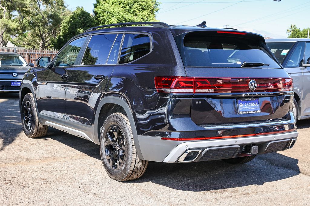 2026 Volkswagen Atlas Peak Edition SE photo 2