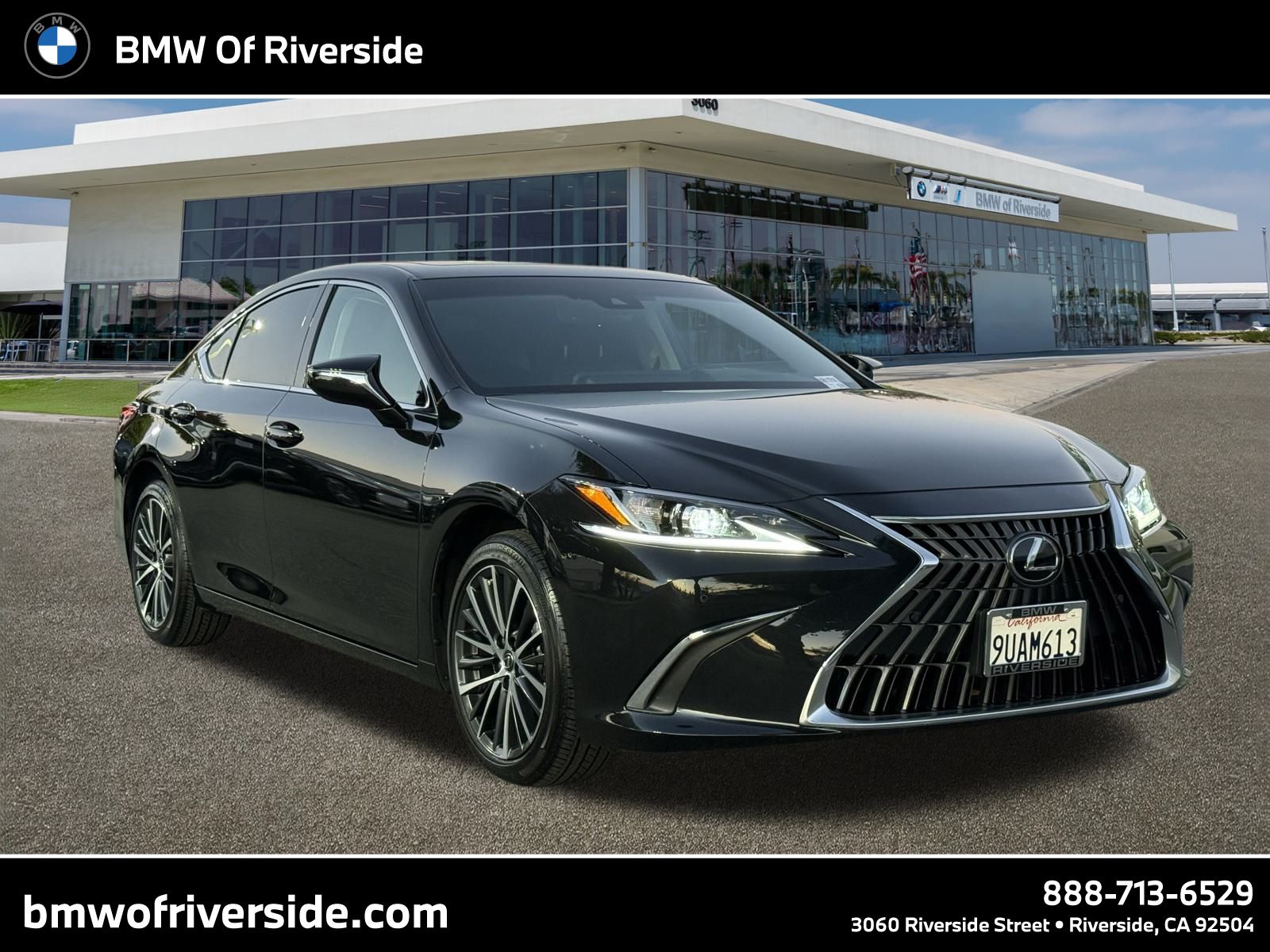 2025 Lexus ES Hybrid 300h's photo
