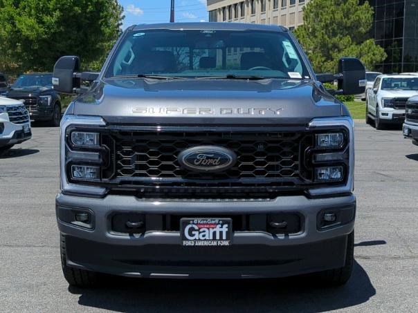 2025 Ford F-350 Lariat photo 8